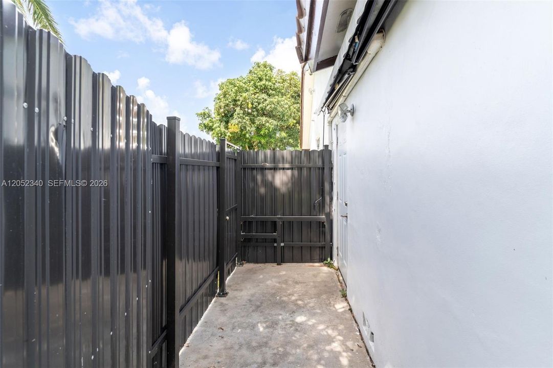 В аренду: $4,500 (4 спален, 3 ванн, 1459 Квадратных фут)