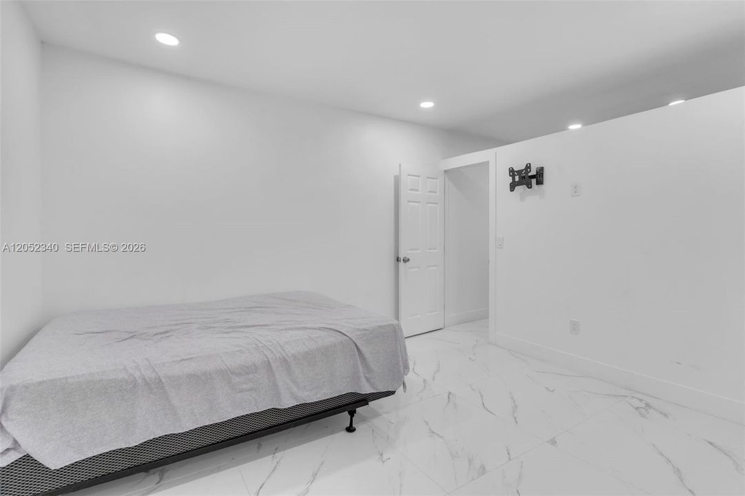 В аренду: $4,500 (4 спален, 3 ванн, 1459 Квадратных фут)