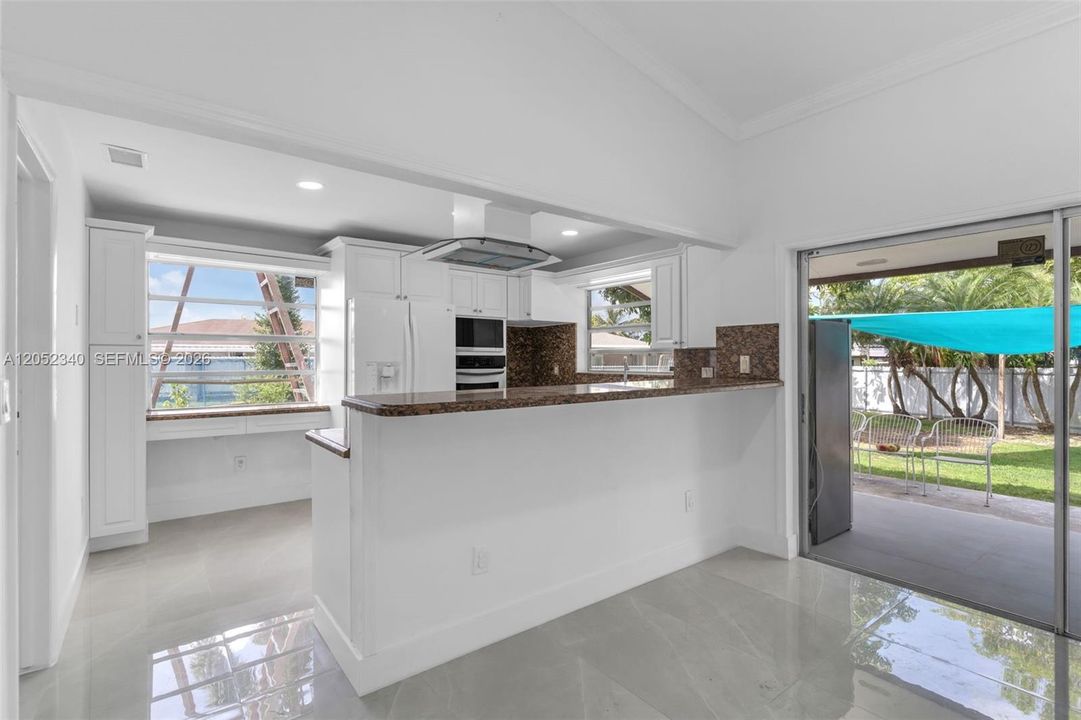 В аренду: $4,500 (4 спален, 3 ванн, 1459 Квадратных фут)