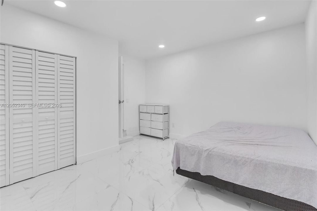 В аренду: $4,500 (4 спален, 3 ванн, 1459 Квадратных фут)