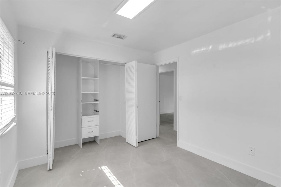 В аренду: $4,500 (4 спален, 3 ванн, 1459 Квадратных фут)