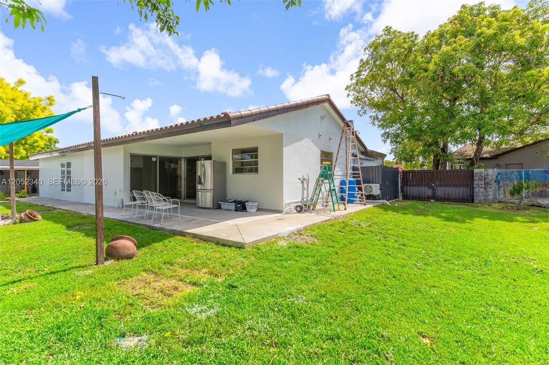 В аренду: $4,500 (4 спален, 3 ванн, 1459 Квадратных фут)
