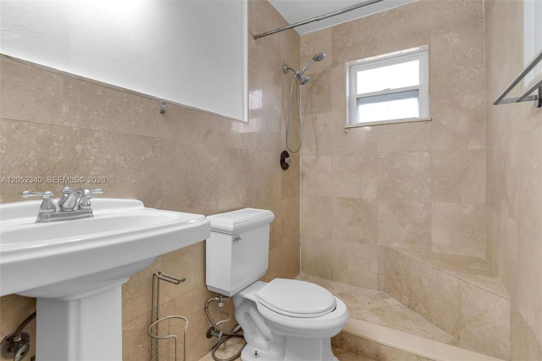 В аренду: $4,500 (4 спален, 3 ванн, 1459 Квадратных фут)