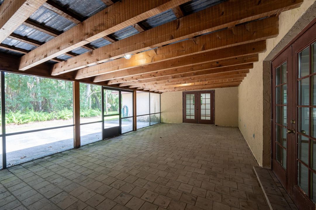 Fully screened patio