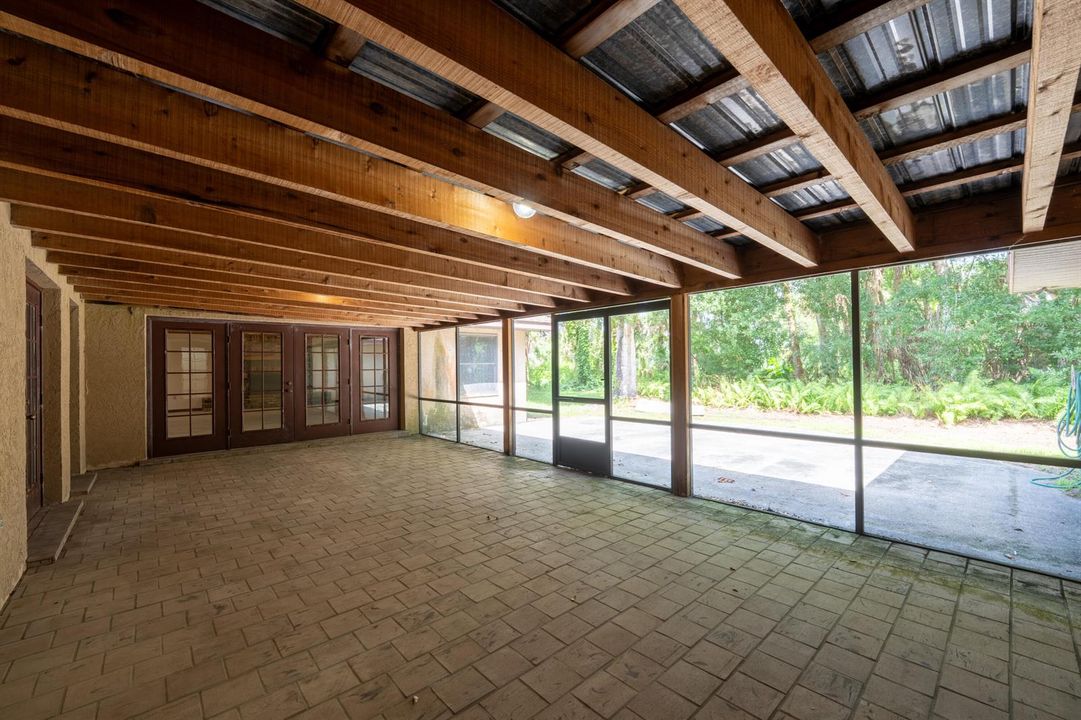 Fully screened patio 2