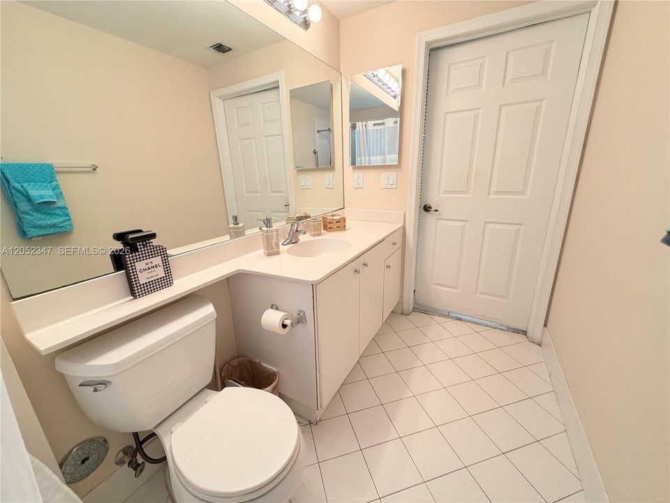 For Sale: $230,000 (2 beds, 2 baths, 1457 Square Feet)