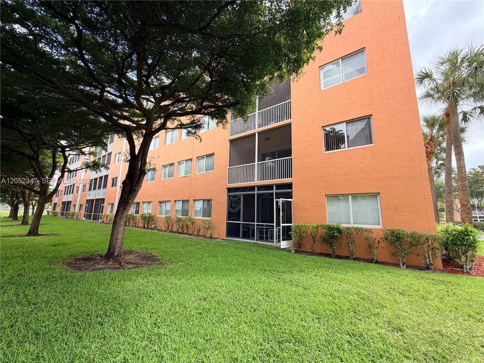 For Sale: $230,000 (2 beds, 2 baths, 1457 Square Feet)