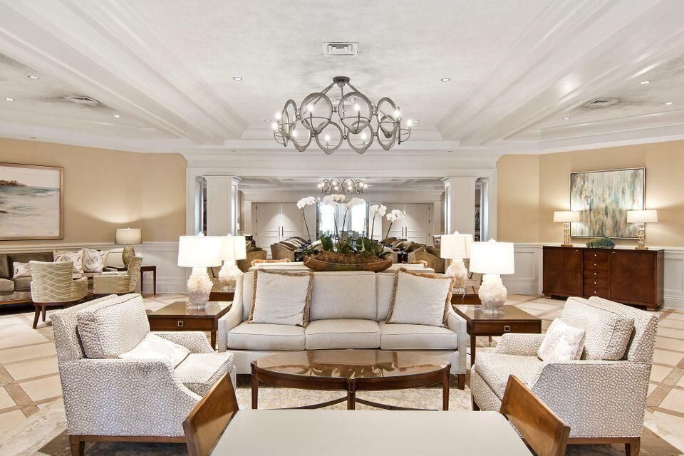 Lounge Clubhouse