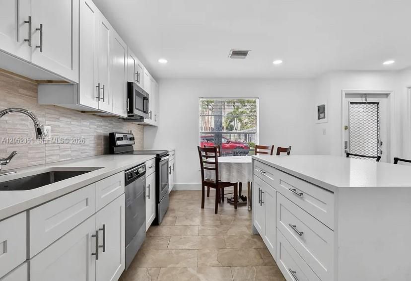 For Rent: $1,650 (2 beds, 2 baths, 1220 Square Feet)