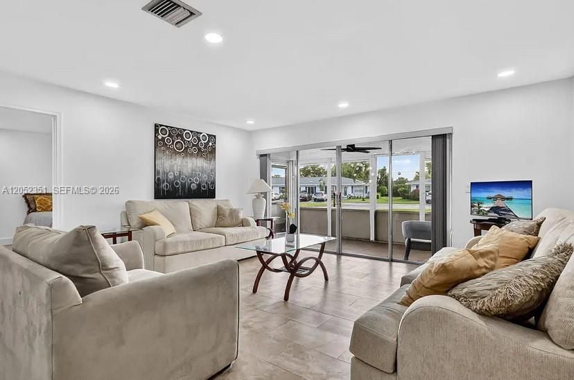 For Rent: $1,650 (2 beds, 2 baths, 1220 Square Feet)