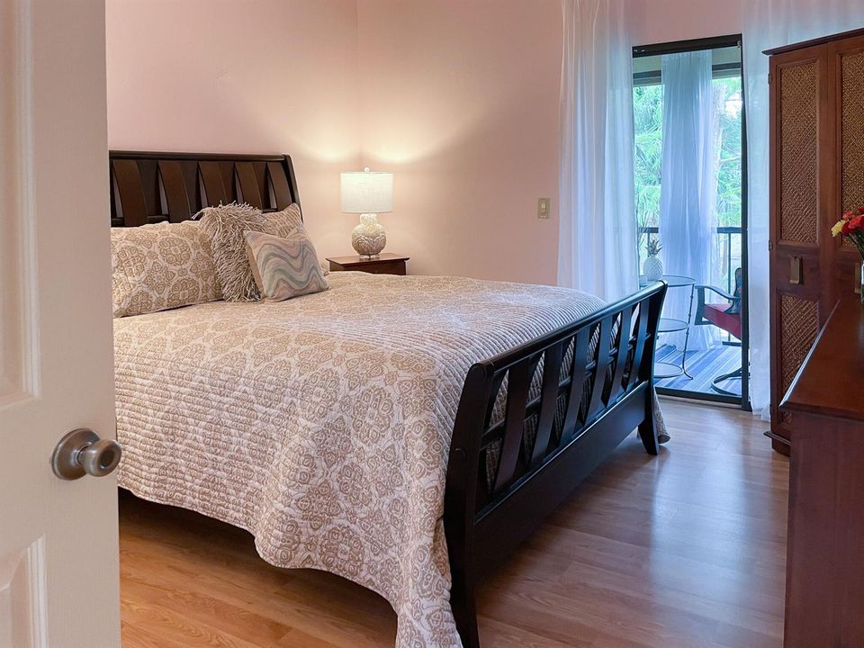 Guest bedroom