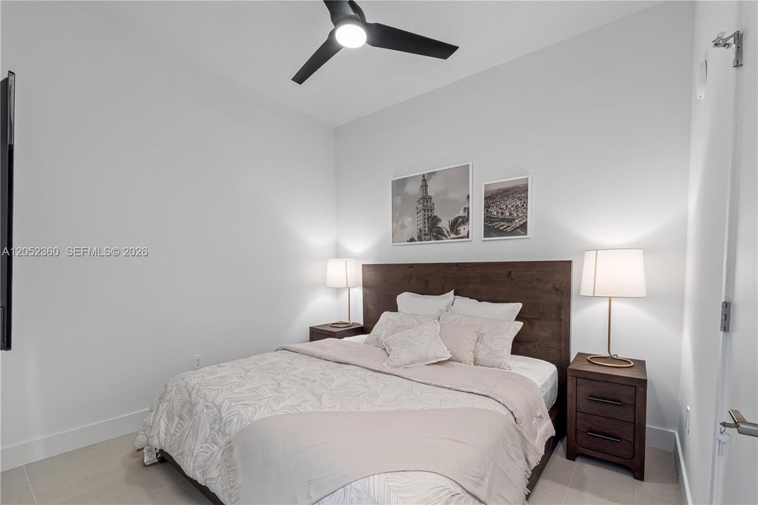 For Sale: $585,000 (1 beds, 1 baths, 463 Square Feet)