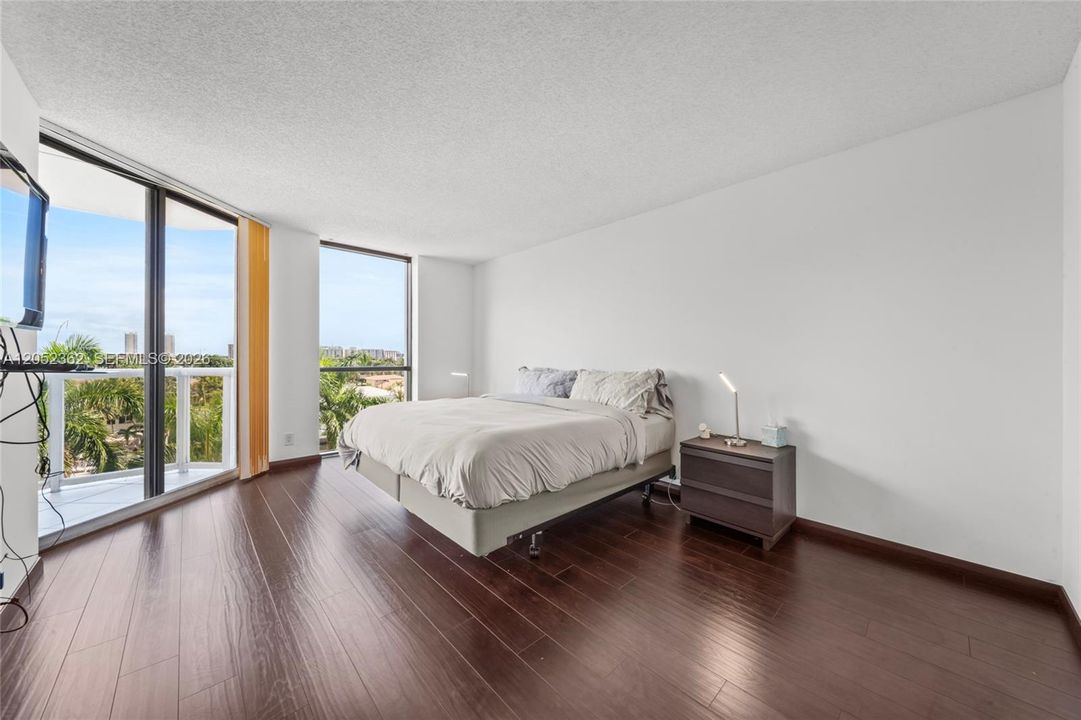 En Venta: $448,000 (2 camas, 2 baños, 1530 Pies cuadrados)