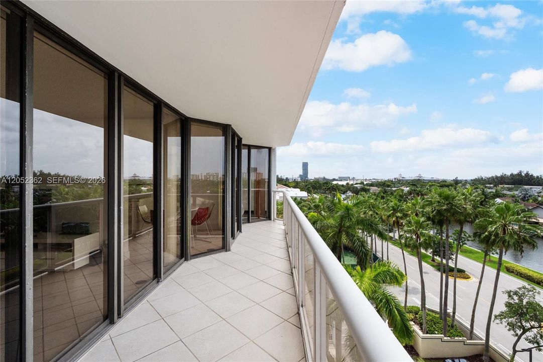 En Venta: $448,000 (2 camas, 2 baños, 1530 Pies cuadrados)