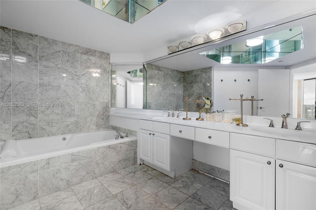 En Venta: $448,000 (2 camas, 2 baños, 1530 Pies cuadrados)