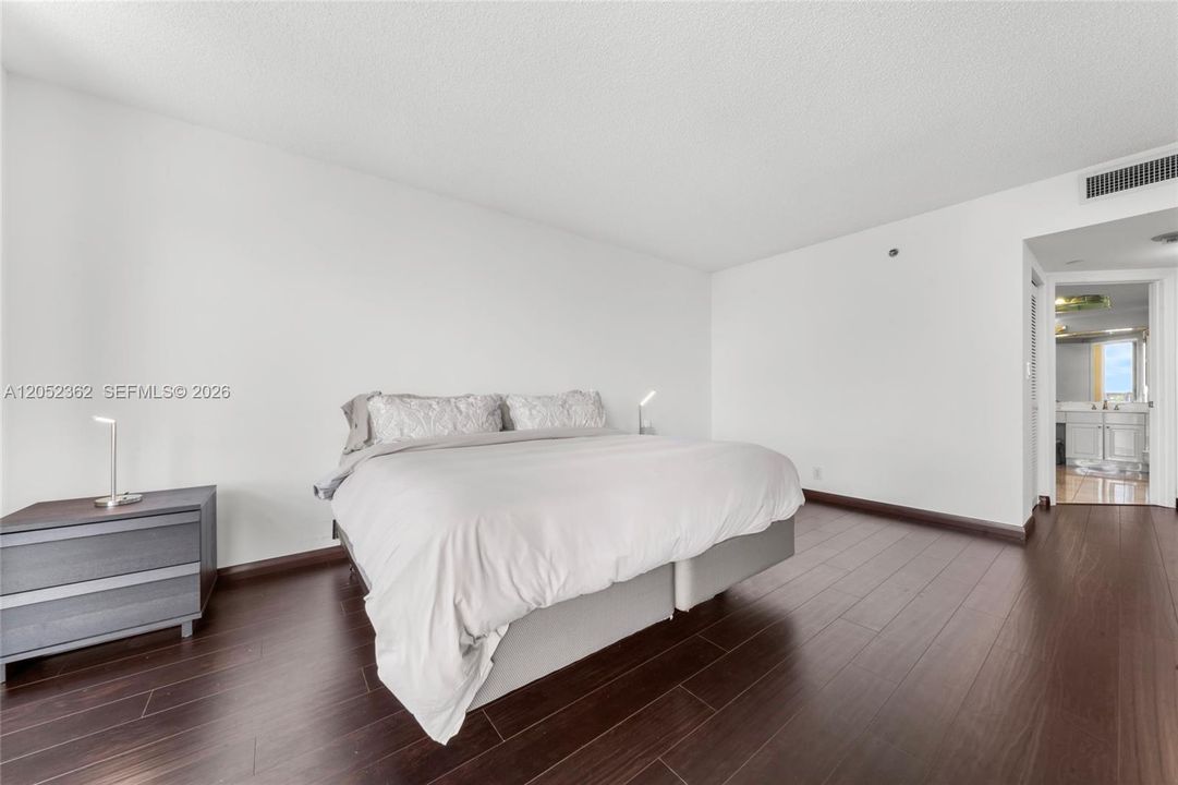 En Venta: $448,000 (2 camas, 2 baños, 1530 Pies cuadrados)