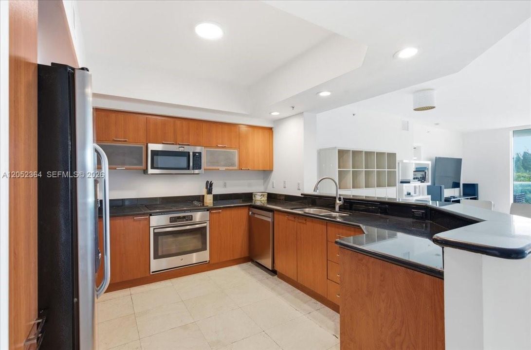 For Rent: $3,950 (3 beds, 3 baths, 1886 Square Feet)