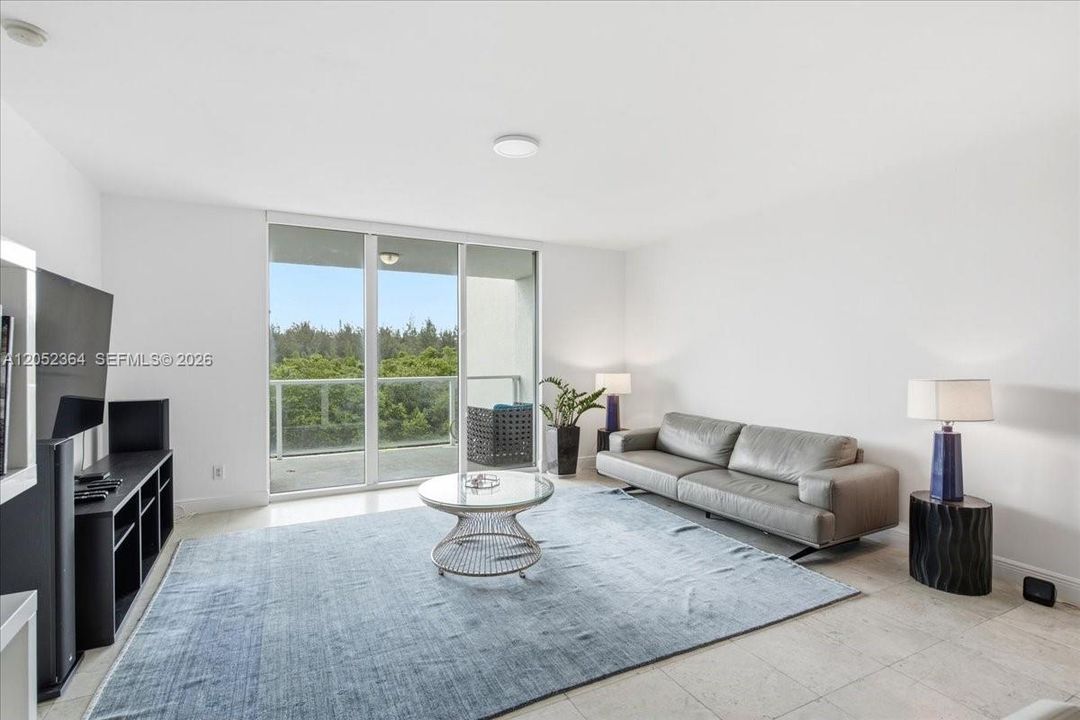 For Rent: $3,950 (3 beds, 3 baths, 1886 Square Feet)