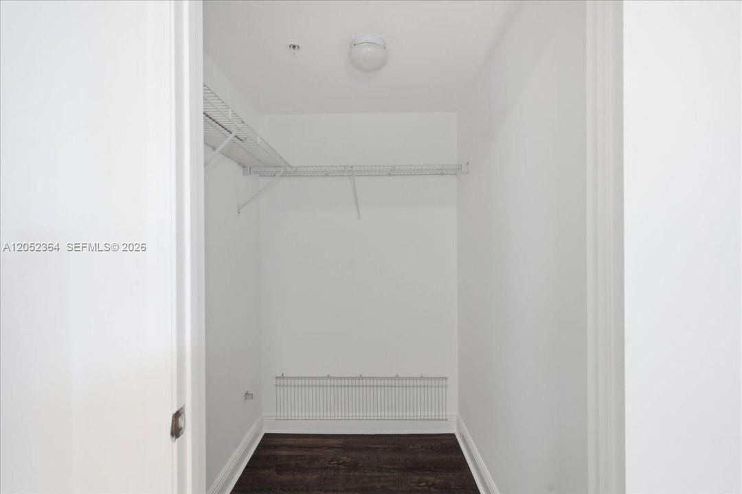 For Rent: $3,950 (3 beds, 3 baths, 1886 Square Feet)
