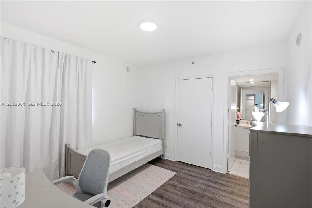 For Rent: $3,950 (3 beds, 3 baths, 1886 Square Feet)
