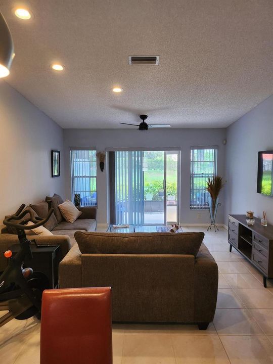 8951 SUNNYWOOD PL Boca living room9