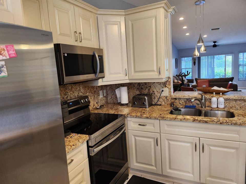 8951 SUNNYWOOD PL Boca kitchen 12