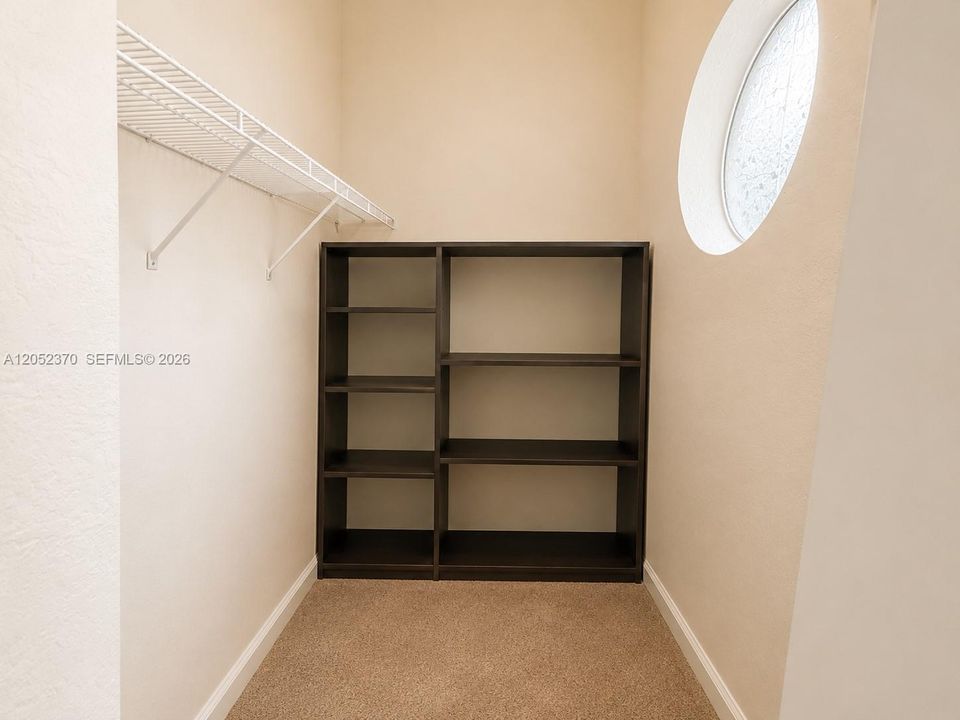 For Sale: $448,000 (3 beds, 2 baths, 1652 Square Feet)