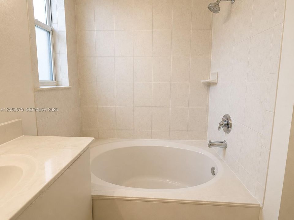 For Sale: $448,000 (3 beds, 2 baths, 1652 Square Feet)