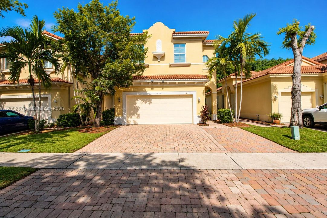 For Sale: $448,000 (3 beds, 2 baths, 1652 Square Feet)