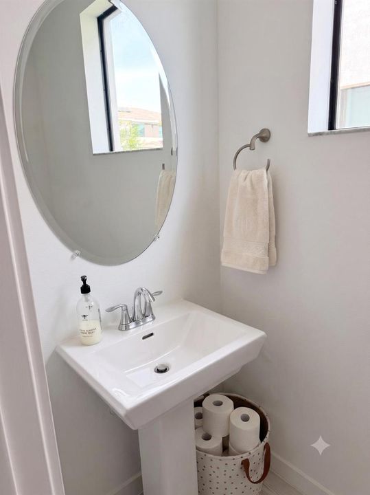 IMG_2159-Bath 1st FL