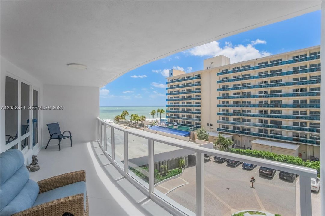 For Sale: $579,000 (1 beds, 1 baths, 1320 Square Feet)