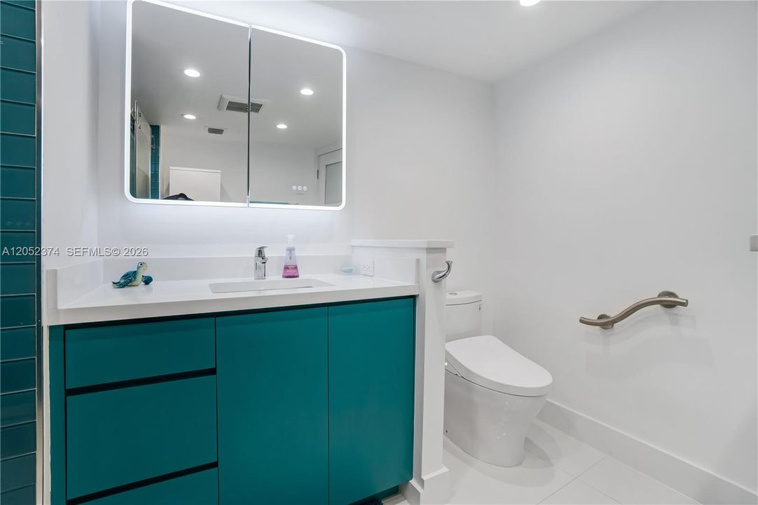 For Sale: $579,000 (1 beds, 1 baths, 1320 Square Feet)