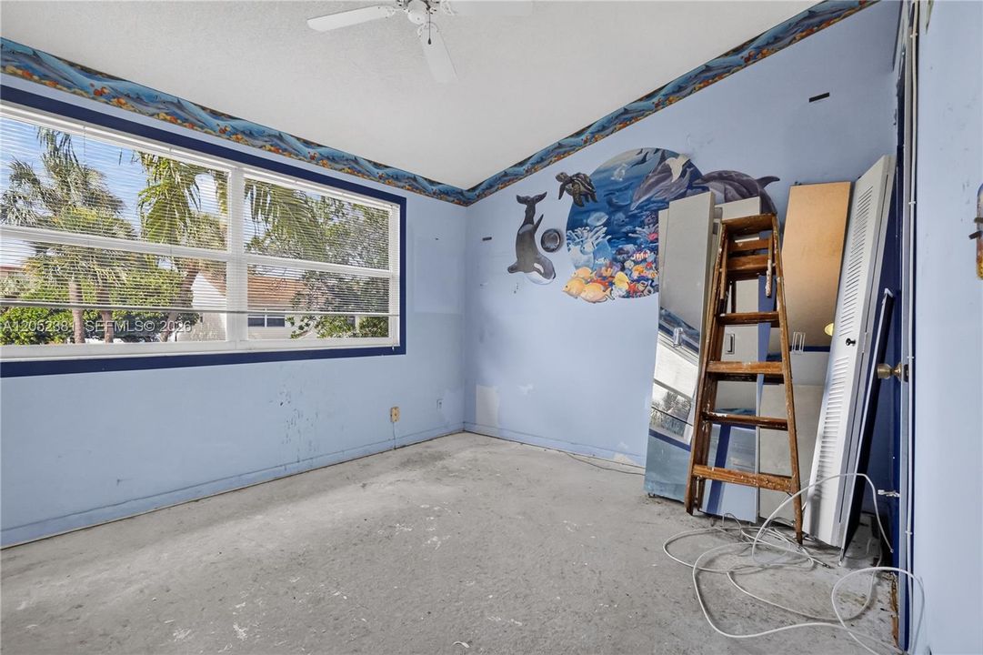 For Sale: $379,900 (2 beds, 2 baths, 1018 Square Feet)