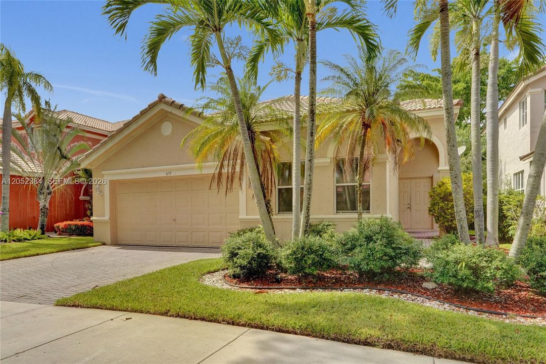 For Rent: $4,100 (3 beds, 2 baths, 1591 Square Feet)