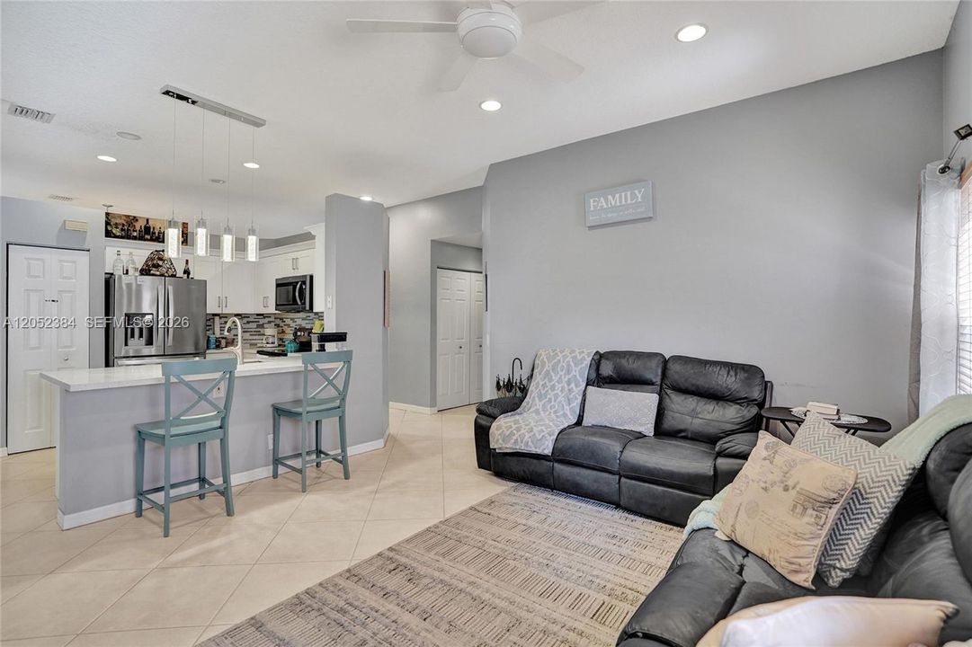 For Rent: $4,100 (3 beds, 2 baths, 1591 Square Feet)