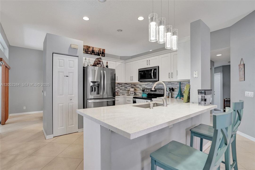 For Rent: $4,100 (3 beds, 2 baths, 1591 Square Feet)