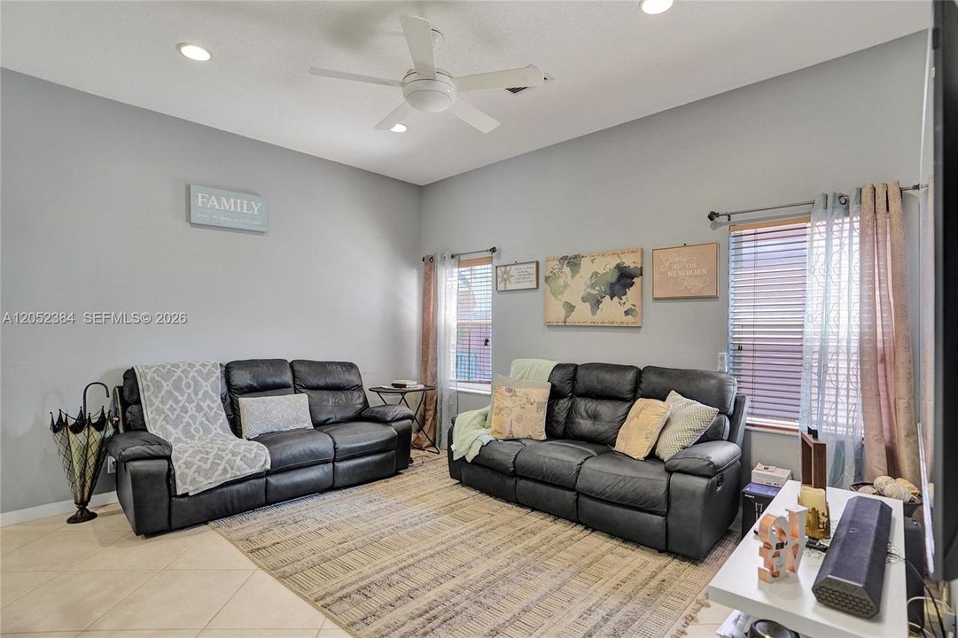 For Rent: $4,100 (3 beds, 2 baths, 1591 Square Feet)