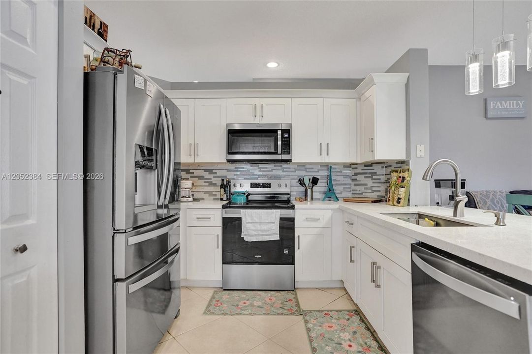 For Rent: $4,100 (3 beds, 2 baths, 1591 Square Feet)