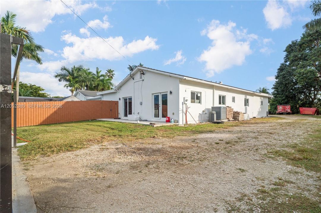 На продажу: $1,100,000 (4 спален, 4 ванн, 2400 Квадратных фут)