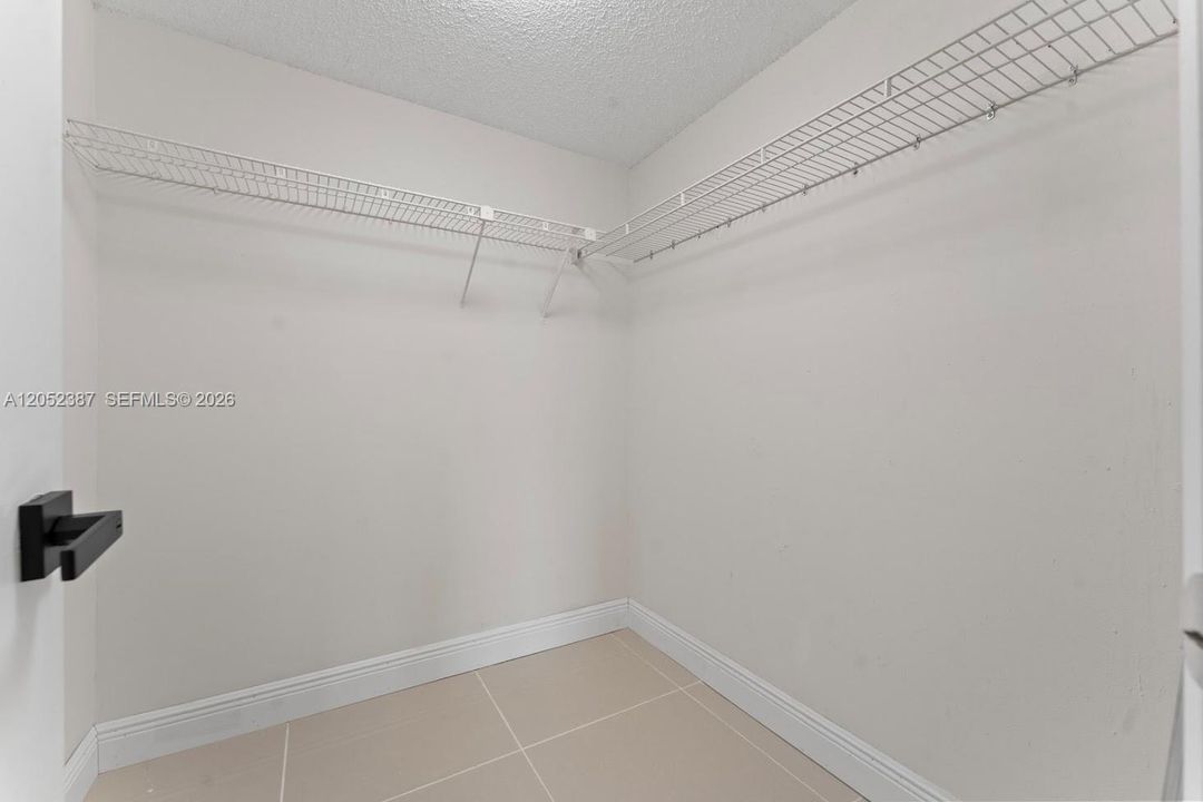 В аренду: $2,250 (2 спален, 2 ванн, 1130 Квадратных фут)