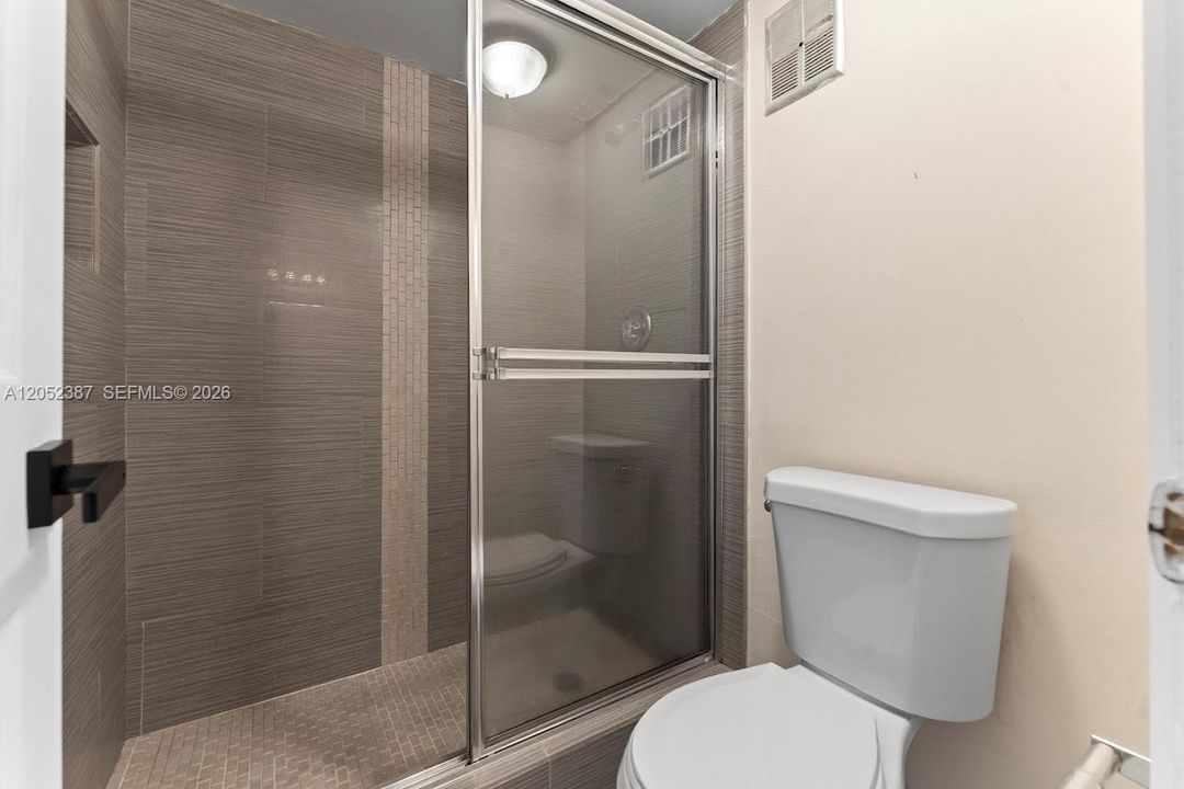 В аренду: $2,250 (2 спален, 2 ванн, 1130 Квадратных фут)