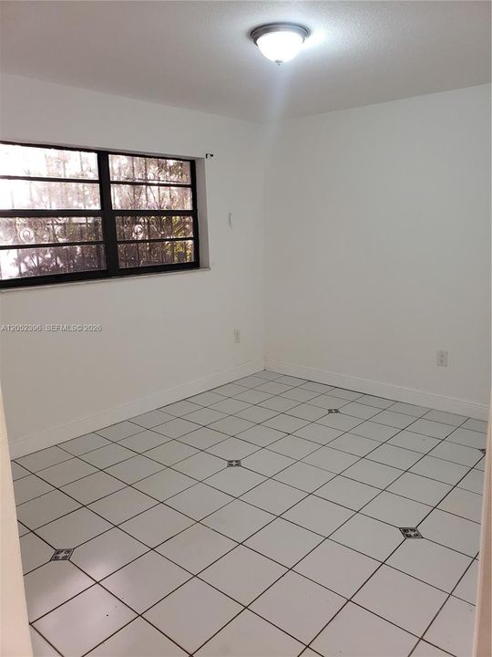 В аренду: $2,350 (2 спален, 1 ванн, 2100 Квадратных фут)