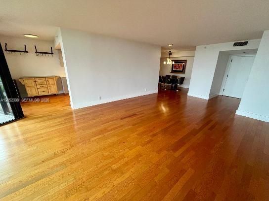 В аренду: $3,800 (2 спален, 2 ванн, 1520 Квадратных фут)