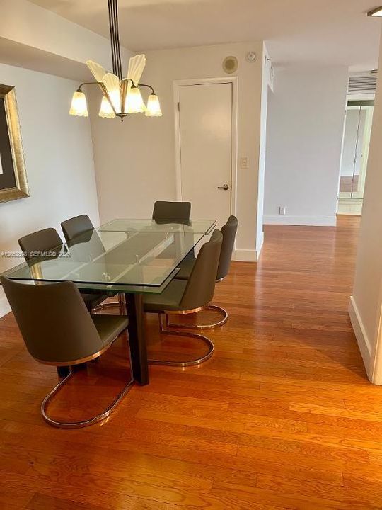 В аренду: $3,800 (2 спален, 2 ванн, 1520 Квадратных фут)