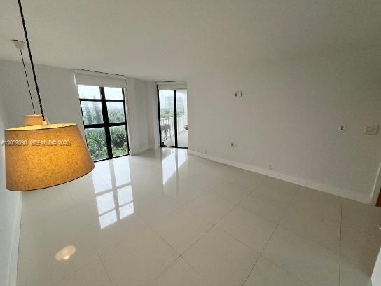В аренду: $3,800 (2 спален, 2 ванн, 1520 Квадратных фут)