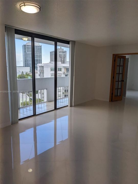 В аренду: $2,900 (1 спален, 1 ванн, 981 Квадратных фут)