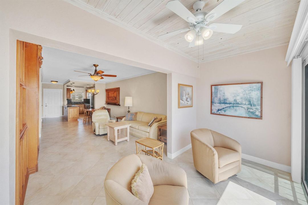 23 Living Area (1)