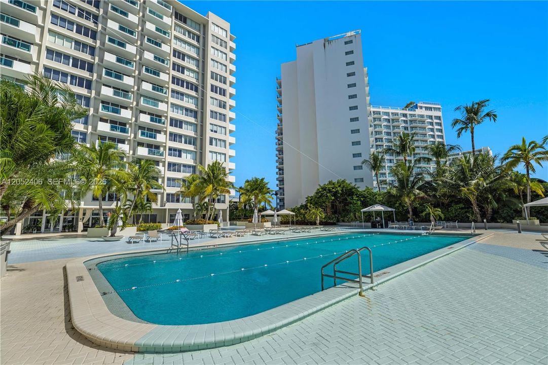 For Rent: $2,750 (0 beds, 1 baths, 552 Square Feet)