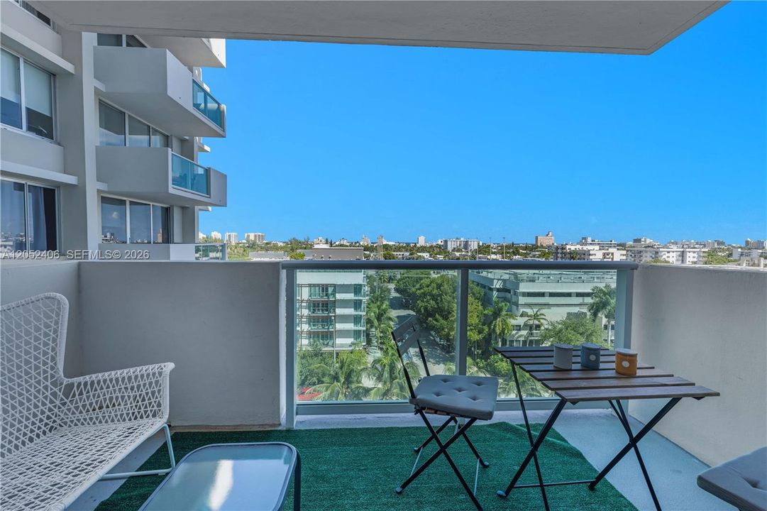 For Rent: $2,750 (0 beds, 1 baths, 552 Square Feet)