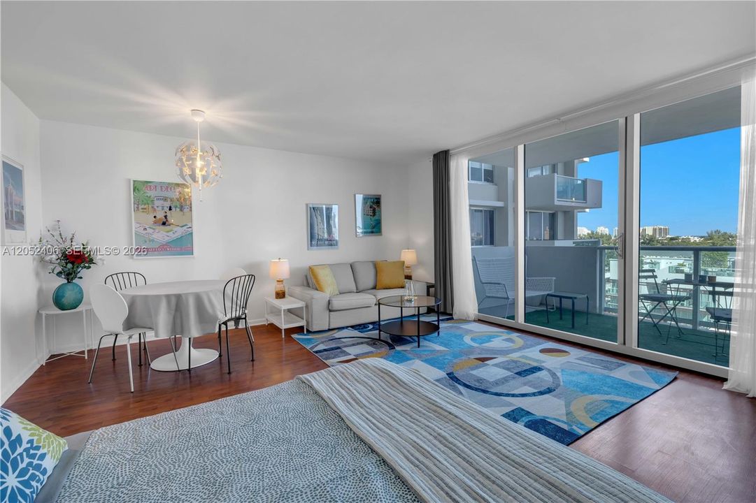 For Rent: $2,750 (0 beds, 1 baths, 552 Square Feet)